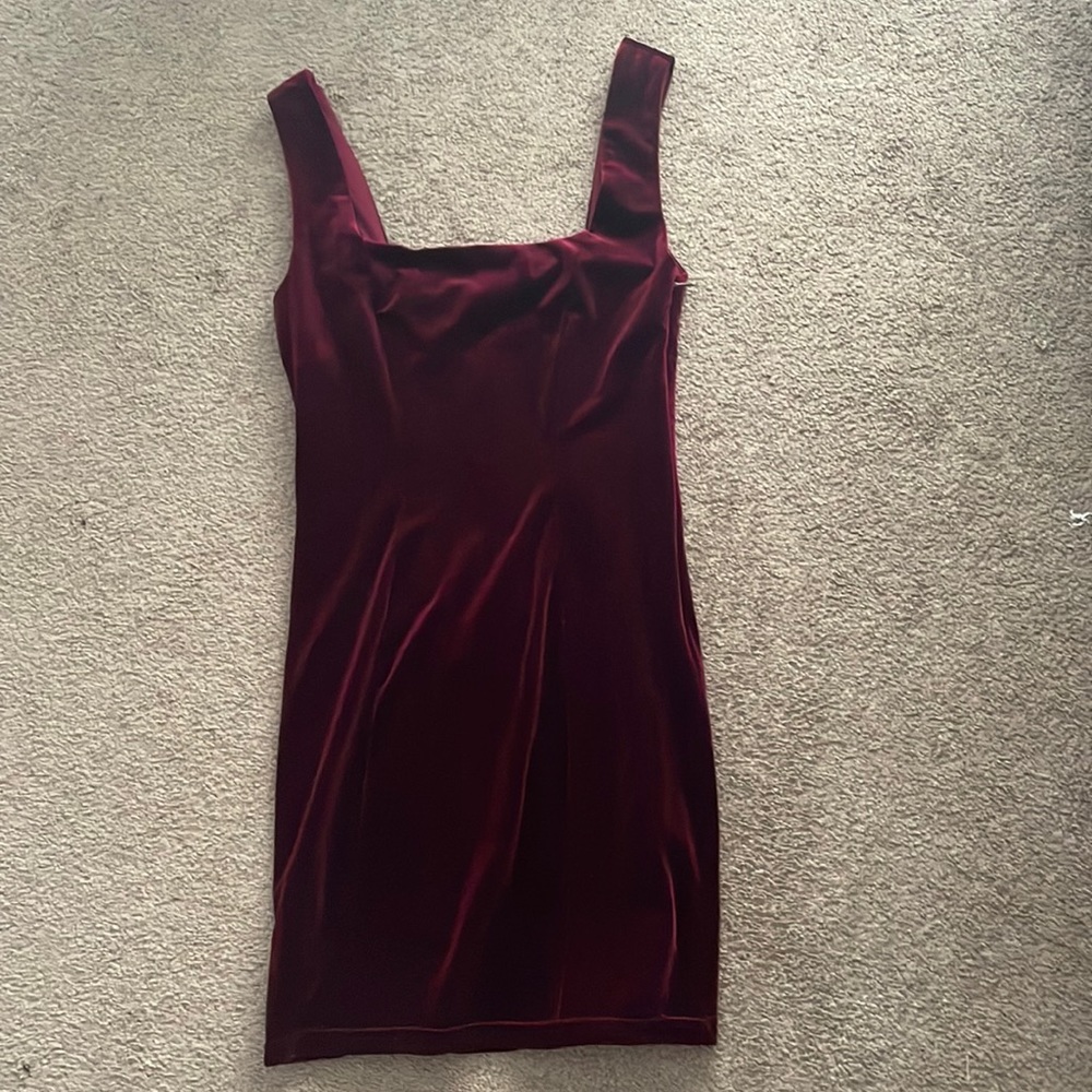 Forever 21 Burgundy Velvet Strapped Bodycon Dress Size Small